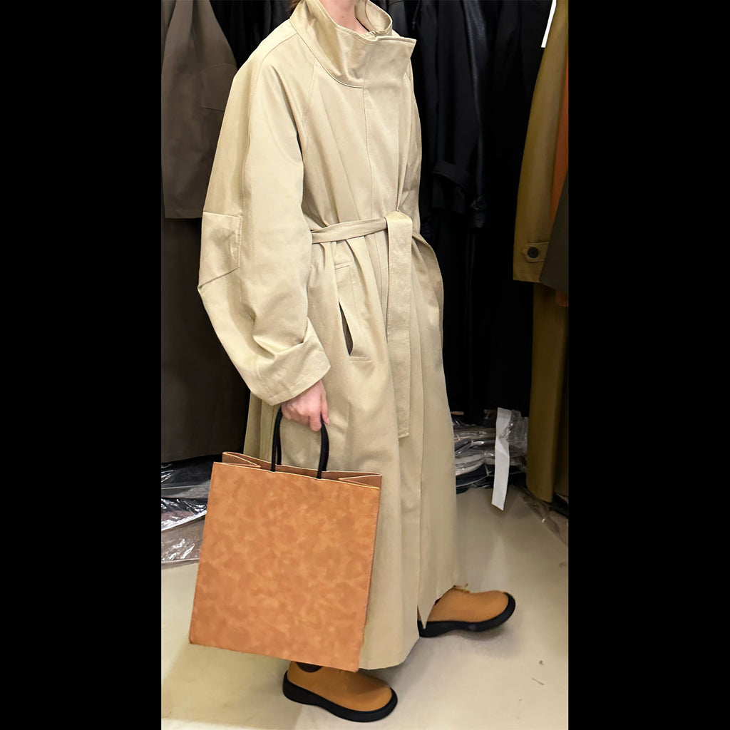 2026 Autumn High-End Stylish Minimalist Chic Lazy Style Solid Color Long Stand Collar Trench Coat for Women