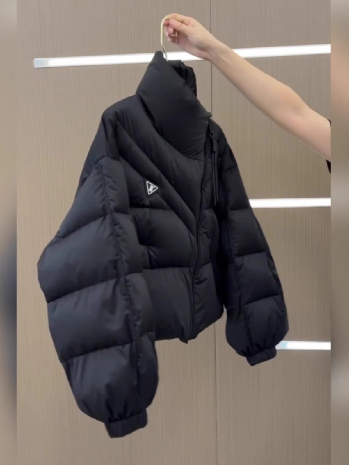 High-End and Stylish Black Cotton Jacket 2026 Spring Festival Fashionable Short Style for Petite People, Warm and Thickened Cotton Coat