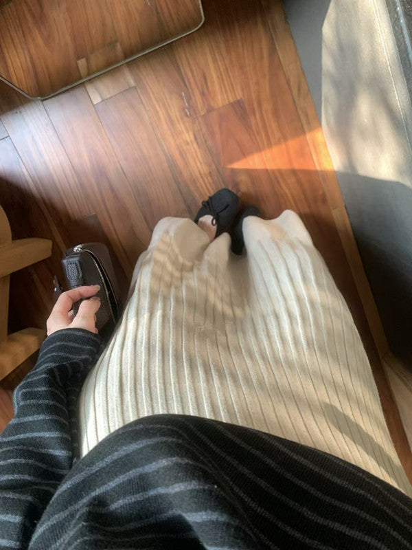 High-Waisted Slimming Knit Umbrella Skirt for Women, 2026 Early Spring New Korean Style Versatile Casual Pleated Woolen Half Skirt Trendy